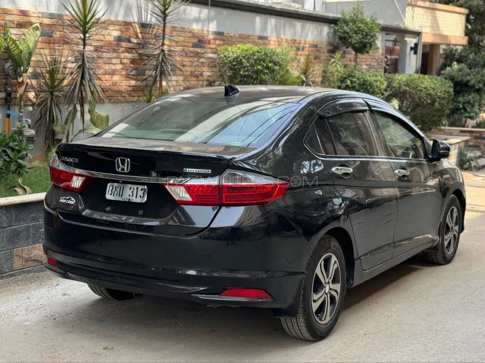 Honda Grace Hybrid 2015 for sale in Karachi