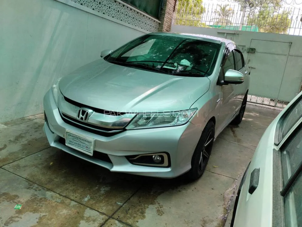 Honda Grace Hybrid 2015 for sale in Karachi