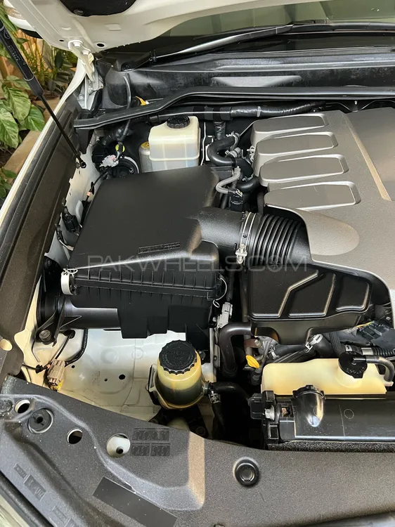 Toyota Land Cruiser 2015 for Sale in Karachi Toyota Land Cruiser 2015 for Sale in Karachi Image-9