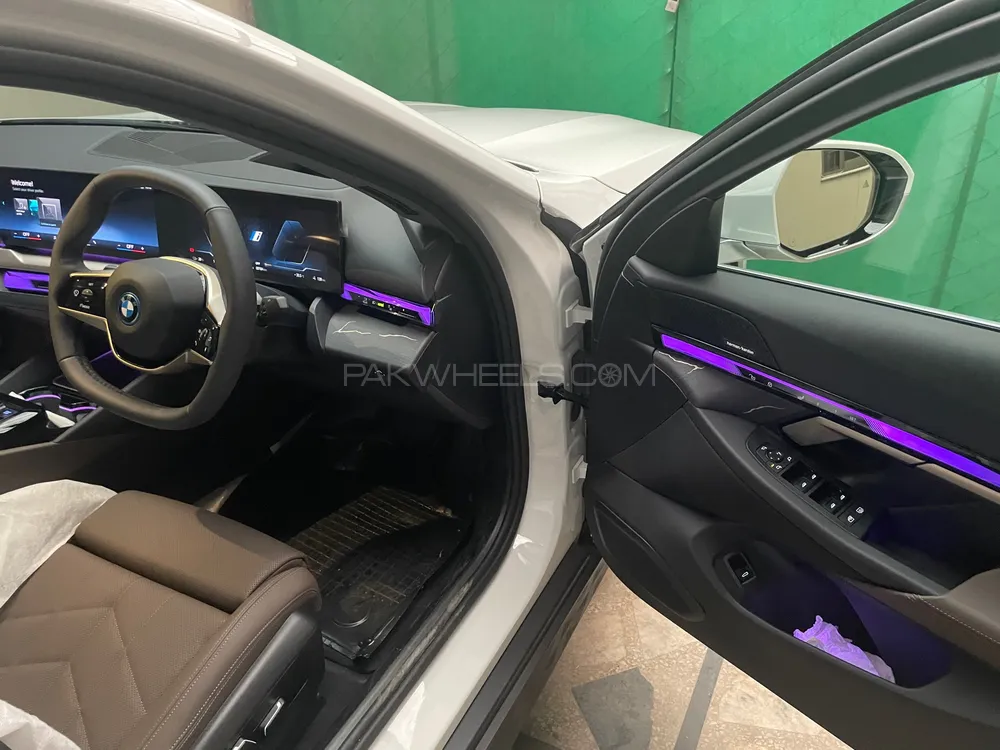BMW i5 2024 for Sale in Islamabad BMW i5 2024 for Sale in Islamabad Image-7