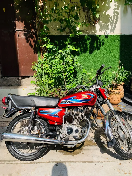 Used Honda CG 125 2017 Bike for sale in Lahore - 569701 | PakWheels