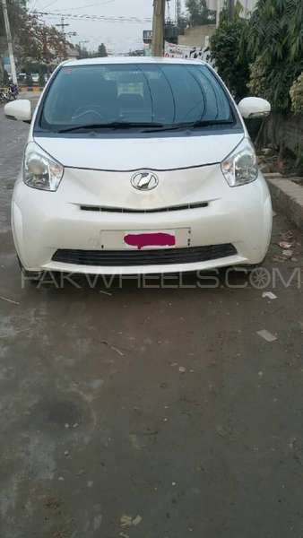Toyota iQ 2010 for Sale in Lahore Image-1