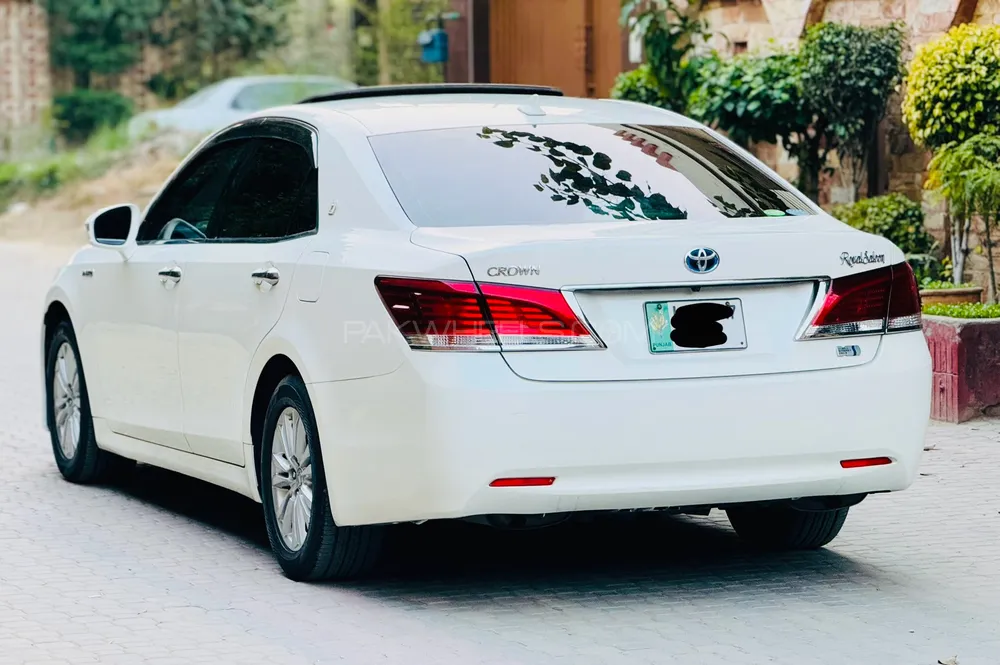 Toyota Crown 2013 for Sale in Faisalabad Toyota Crown 2013 for Sale in Faisalabad Image-2