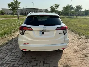 Honda Vezel Hybrid Z 2015 for Sale