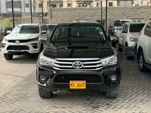 Toyota Hilux Revo V Automatic 3.0  2017 for Sale