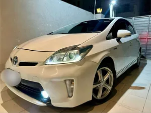 Toyota Prius S LED Edition 1.8 2013 for Sale