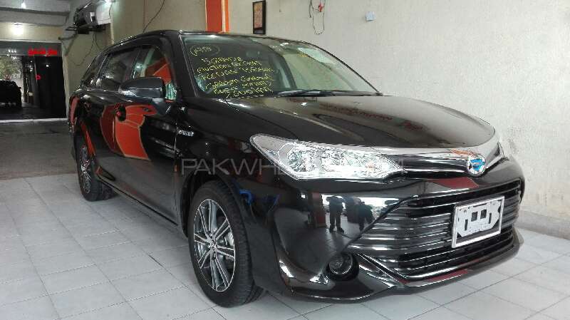 Toyota Corolla Fielder 2015 for Sale in Faisalabad Image-1