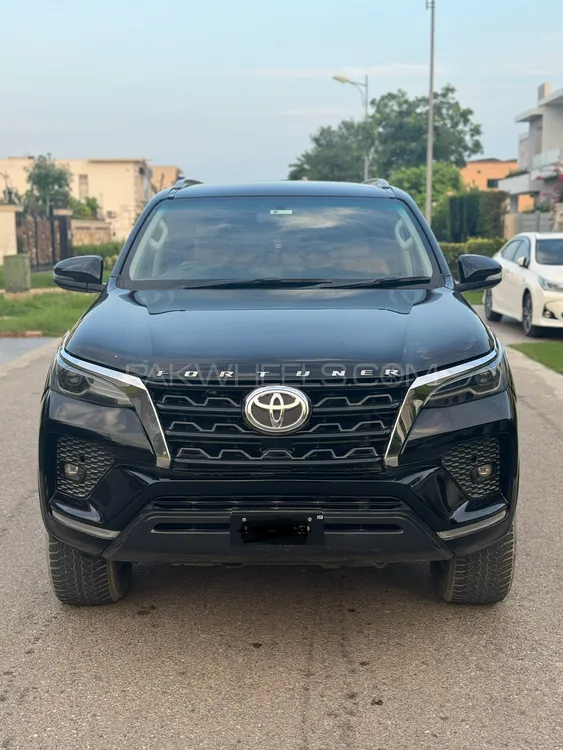 Toyota Fortuner 2018 for Sale in Lahore Image-1