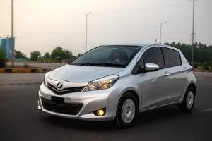 Toyota Vitz 2013 for Sale