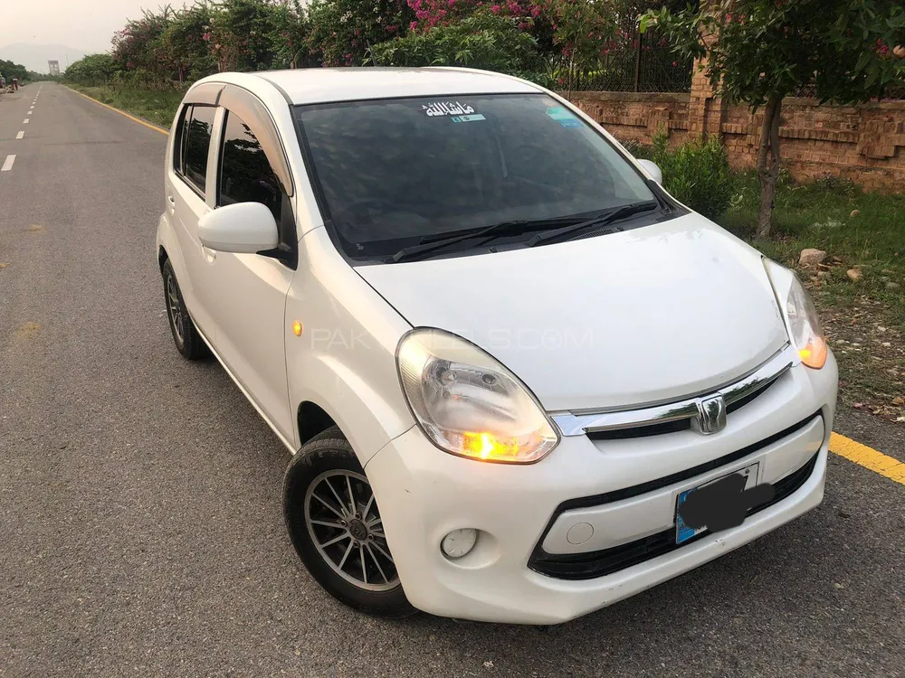 Toyota Passo 2015 for sale in Peshawar