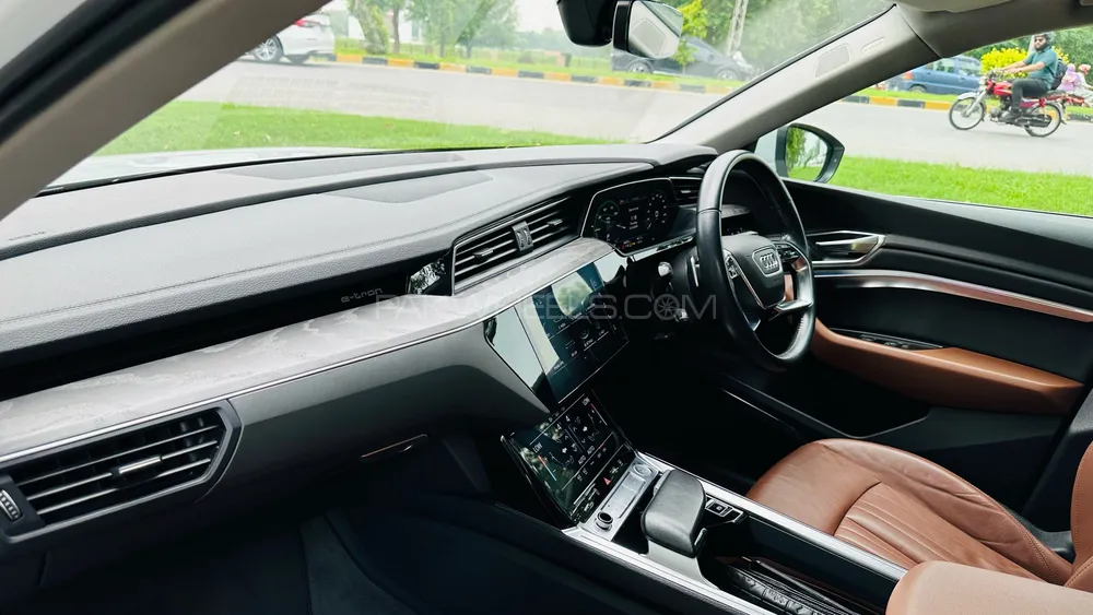 Audi e-tron 2020 for Sale in Lahore Audi e-tron 2020 for Sale in Lahore Image-8