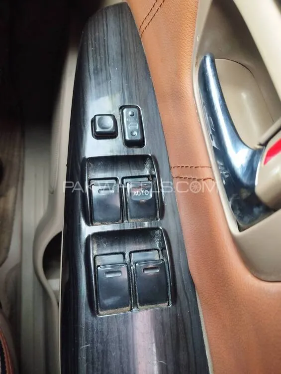 Toyota Fortuner 2015 for Sale in Lahore Toyota Fortuner 2015 for Sale in Lahore Image-12