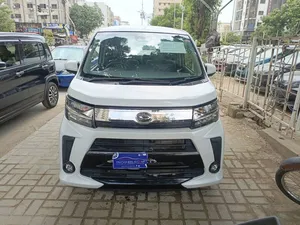 Daihatsu Move Custom X 2021 for Sale