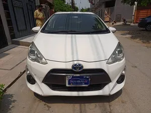 Toyota Aqua L 2015 for Sale