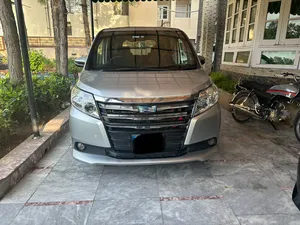 Toyota Noah G 2015 for Sale