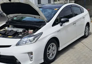 Toyota Prius S LED Edition 1.8 2013 for Sale