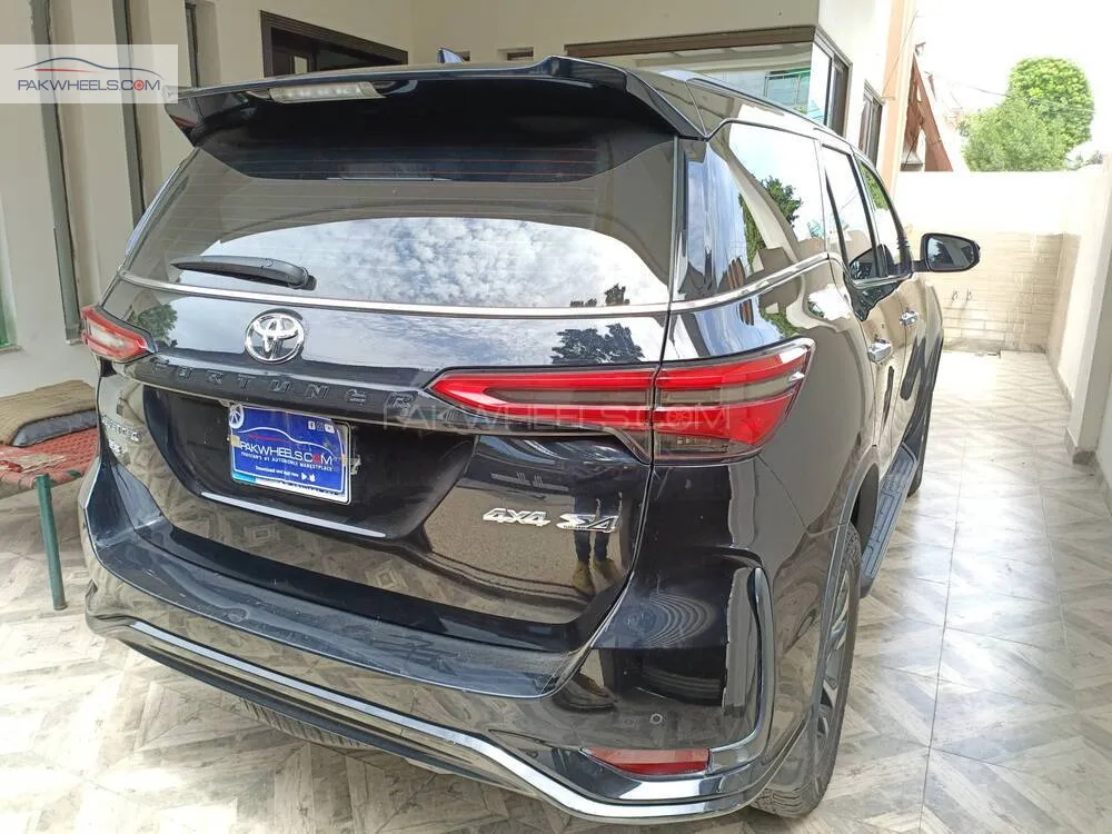Toyota Fortuner 2022 for Sale in Lahore Toyota Fortuner 2022 for Sale in Lahore Image-4