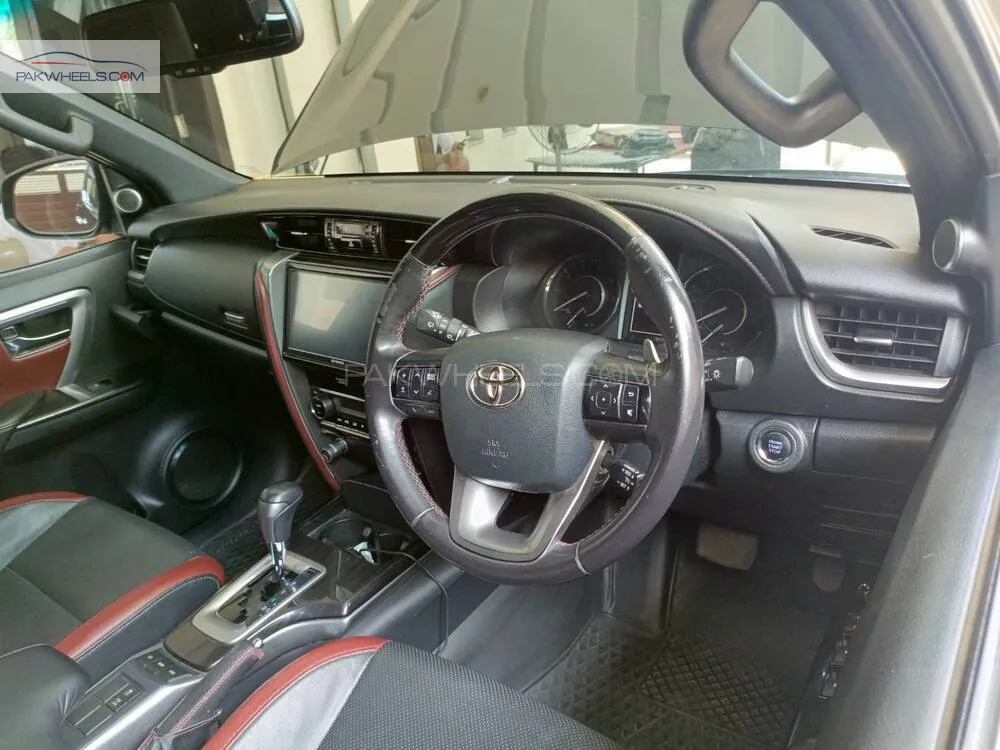 Toyota Fortuner 2022 for Sale in Lahore Toyota Fortuner 2022 for Sale in Lahore Image-10