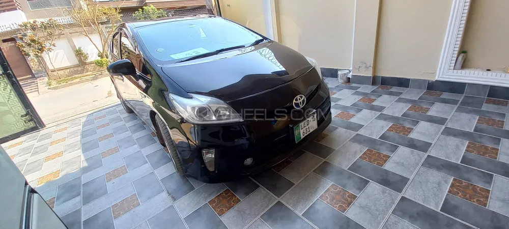 Toyota Prius 2012 for Sale in Multan Image-1