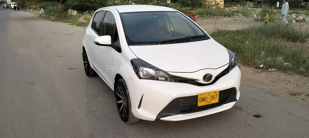 Toyota Vitz 2014 for Sale in Karachi Image-1