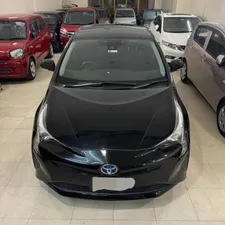 Toyota Prius S 2018 for Sale