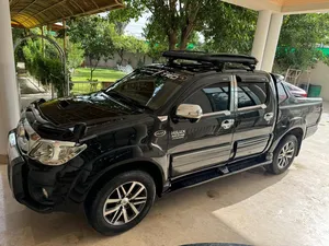 Toyota Hilux D-4D Automatic 2009 for Sale