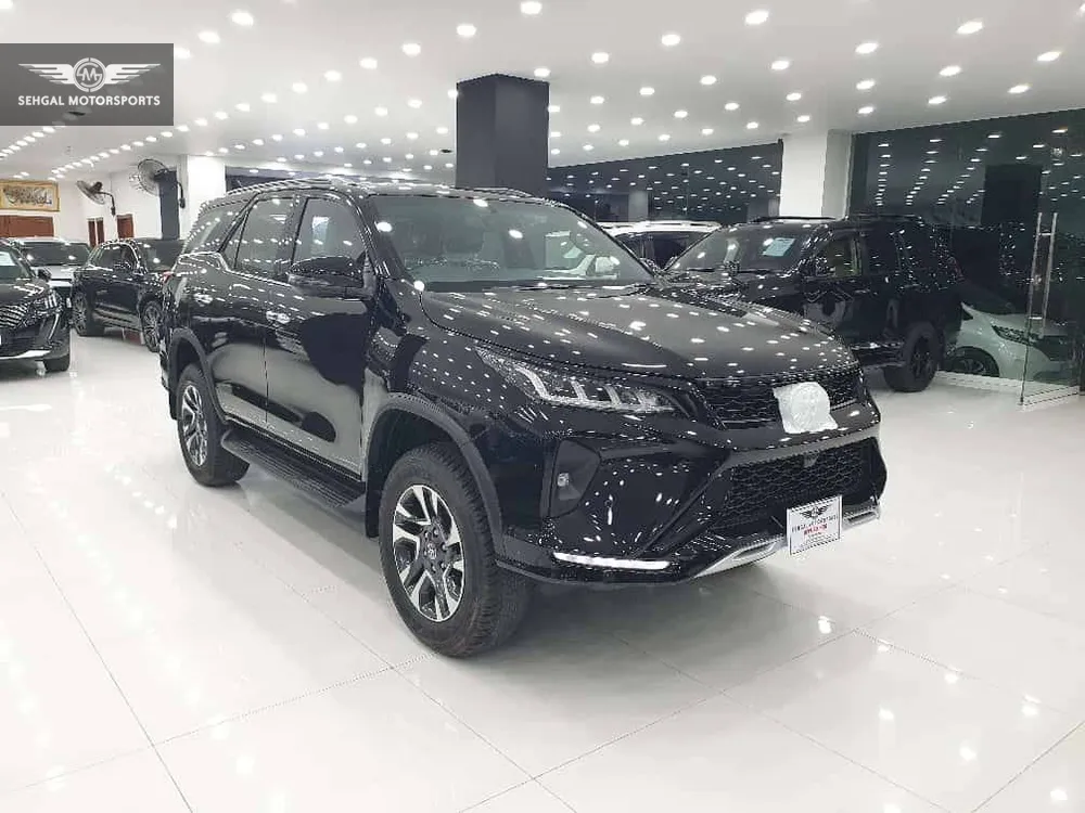 Toyota Fortuner 2025 for Sale in Islamabad Image-1