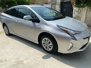 Toyota Prius S 2018 for Sale