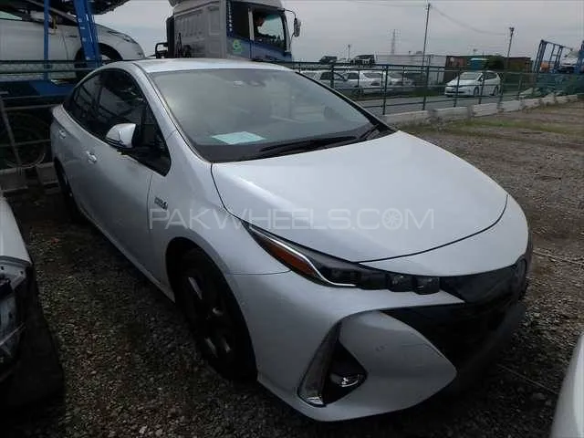 Toyota Prius 2021 for Sale in Karachi Image-1