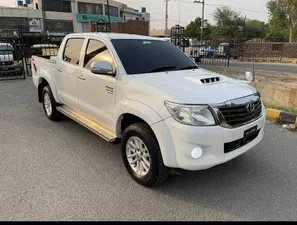 Toyota Hilux D-4D Automatic 2012 for Sale