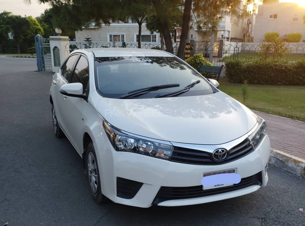 Toyota Corolla 2017 for Sale in Multan Image-1