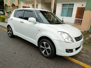 Suzuki Swift DLX 1.3 2013 for Sale