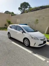 Toyota Prius Alpha G 2013 for Sale