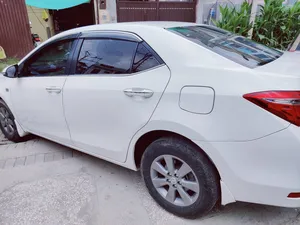 Toyota Corolla Altis Grande CVT-i 1.8 2016 for Sale