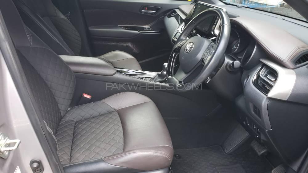 Toyota C-HR 2019 for Sale in Gujranwala Toyota C-HR 2019 for Sale in Gujranwala Image-9