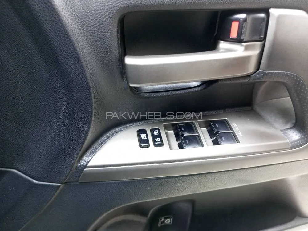 Toyota Land Cruiser 2010 for Sale in Lahore Toyota Land Cruiser 2010 for Sale in Lahore Image-11
