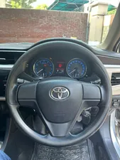 Toyota Corolla Altis CVT-i 1.8 2015 for Sale