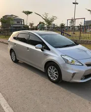 Toyota Prius Alpha G Touring 2012 for Sale