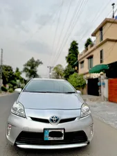 Toyota Prius L 1.8 2015 for Sale