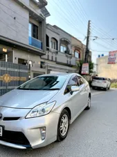 Toyota Prius L 1.8 2015 for Sale