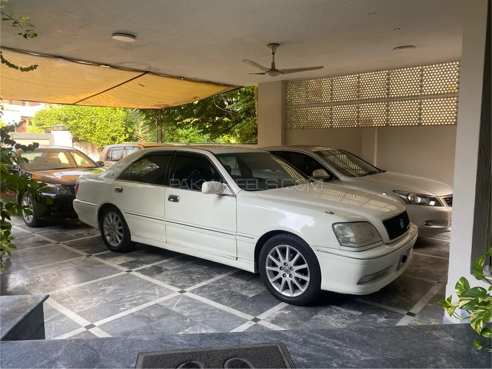 Toyota Crown 2001 for Sale in Lahore Toyota Crown 2001 for Sale in Lahore Image-3