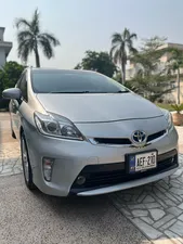 Toyota Prius S LED Edition 1.8 2014 for Sale