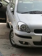 Toyota Vitz F 1.3 2002 for Sale