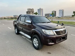 Toyota Hilux Vigo Champ V 2013 for Sale