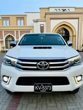 Toyota Hilux Revo V Automatic 3.0  2017 for Sale