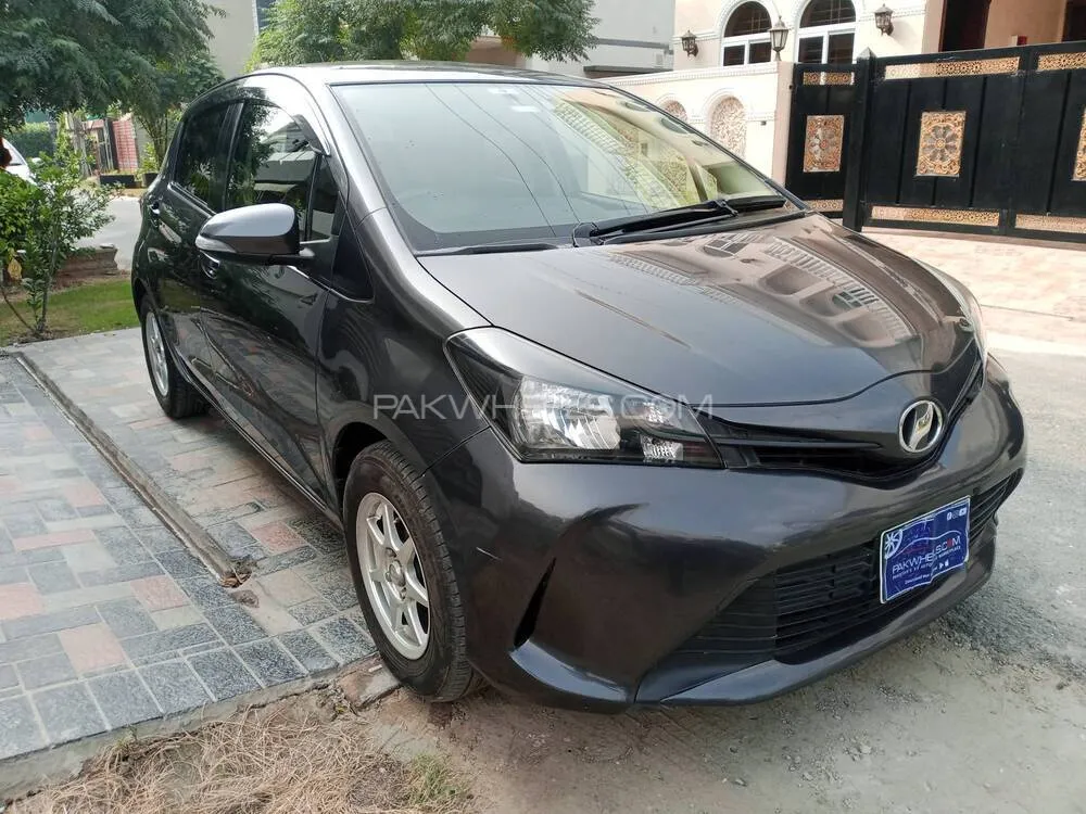 Toyota Vitz 2014 for Sale in Lahore Toyota Vitz 2014 for Sale in Lahore Image-2