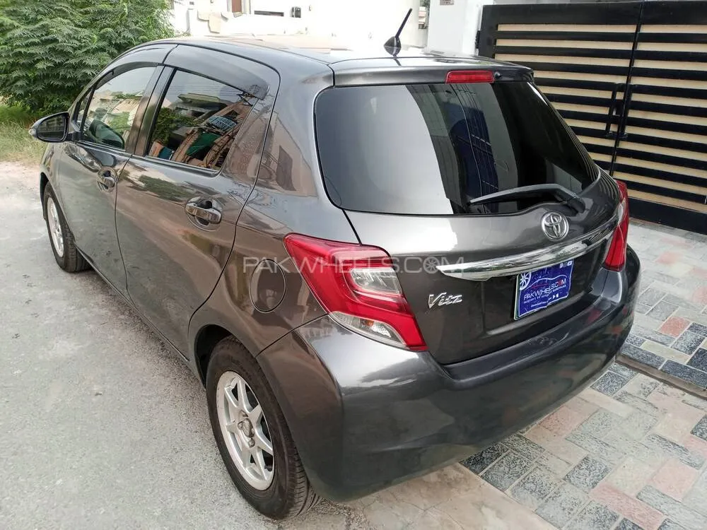 Toyota Vitz 2014 for Sale in Lahore Toyota Vitz 2014 for Sale in Lahore Image-6