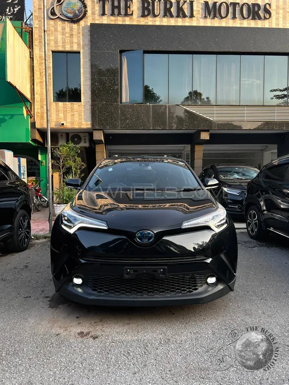 Toyota C-HR 2019 for Sale in Islamabad Image-1