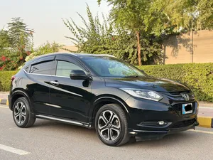 Honda Vezel Hybrid Z 2015 for Sale