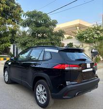TOYOTA COROLLA CROSS 1.8 HEV X TOP OF THE LINE (1800cc) ZERO METER
Model 2024 | Registered 2024
Black Color
Top of the line
Brand New 
Ready Delivery 
Exchange possible with any car

For inspection
Available at SUPREME CARS
Plot # 151/F,Under Imam heights,Shop no.1&2, Main Khalid Bin Walid Rd, Karachi, Sindh 75400

|  Premium Cars |  Best Prices |  Optimum Performance | 
#supremecarsgang